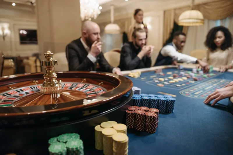 Badges, Bosses and Big Bets: How Online Casinos Turned Gambling Into a Game You Can't Put Down